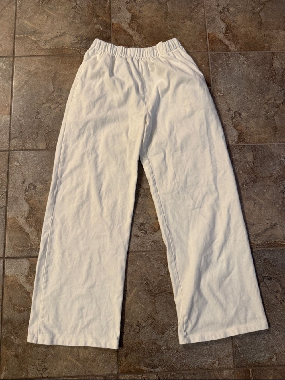 Brandy Melville, Women’s White Elastic-Waist Lounge Pants with Pockets.